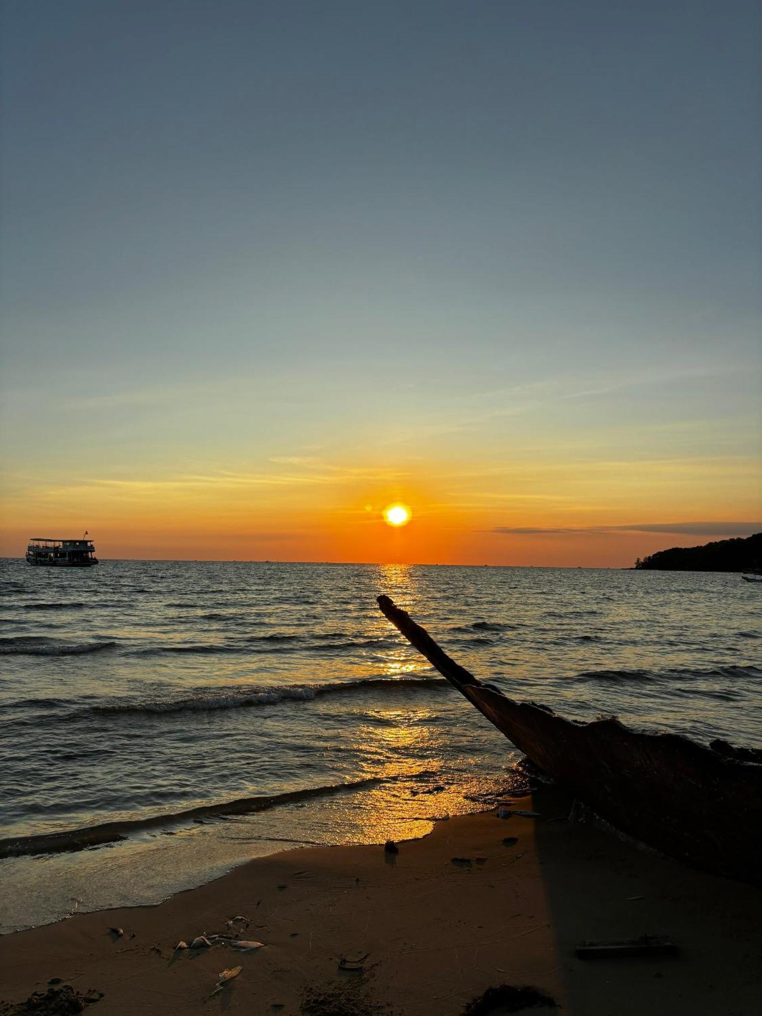 Laputa Hotel Phu Quoc Exterior photo